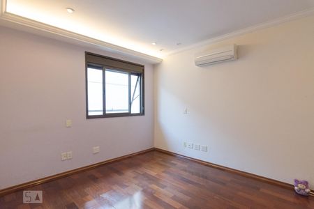 Casa para alugar com 470m², 4 quartos e 5 vagas Casa para alugar com 470m², 4 quartos e 5 vagasQuarto Suite 5