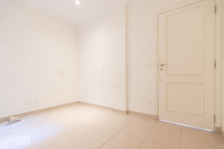 Casa para alugar com 470m², 4 quartos e 5 vagas Casa para alugar com 470m², 4 quartos e 5 vagasQuarto de Serviço