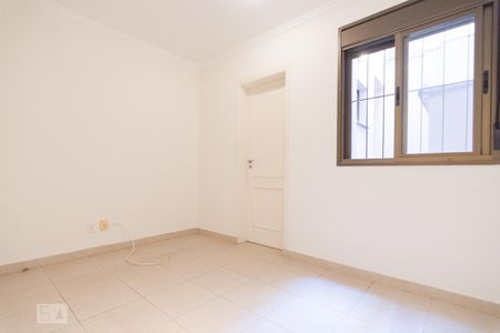 Casa para alugar com 470m², 4 quartos e 5 vagas Casa para alugar com 470m², 4 quartos e 5 vagasQuarto de Serviço