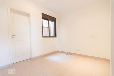 Casa para alugar com 470m², 4 quartos e 5 vagas Casa para alugar com 470m², 4 quartos e 5 vagasQuarto de Serviço