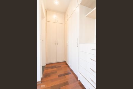 Casa para alugar com 470m², 4 quartos e 5 vagas Casa para alugar com 470m², 4 quartos e 5 vagasQuarto Suite 2