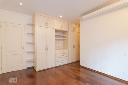 Casa para alugar com 470m², 4 quartos e 5 vagas Casa para alugar com 470m², 4 quartos e 5 vagasQuarto Suite 5