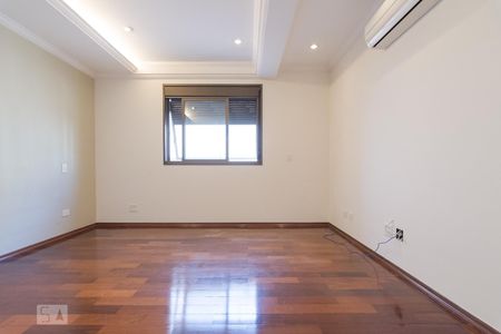 Casa para alugar com 470m², 4 quartos e 5 vagas Casa para alugar com 470m², 4 quartos e 5 vagasQuarto Suite 3