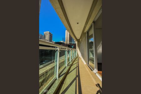 Apartamento à venda com 96m², 2 quartos e 2 vagasVaranda