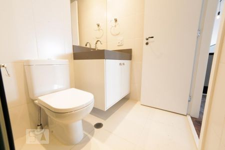 Studio à venda com 47m², 1 quarto e 1 vaga Studio à venda com 47m², 1 quarto e 1 vagaBanheiro