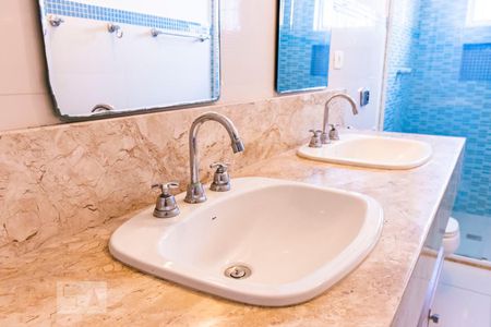 Casa à venda com 286m², 3 quartos e 2 vagas2o. Andar - Banheiro social