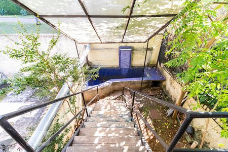 Casa à venda com 286m², 3 quartos e 2 vagasFundos