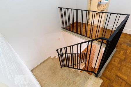 Casa à venda com 286m², 3 quartos e 2 vagas2o. Andar - Escadas