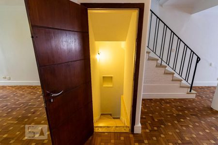 1o. Andar - Sala (Acesso Subsolo) de casa à venda com 3 quartos, 286m² em Vila Mariana, São Paulo