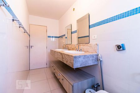 Casa à venda com 286m², 3 quartos e 2 vagas2o. Andar - Banheiro social