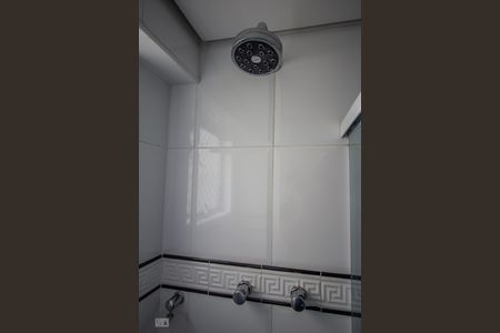 Banheiro suíte detalhe de apartamento para alugar com 3 quartos, 120m² em Sumarezinho, São Paulo