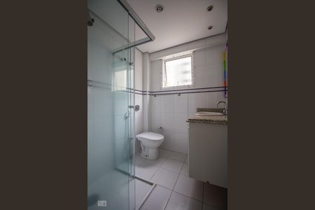 Banheiro social de apartamento para alugar com 3 quartos, 120m² em Sumarezinho, São Paulo