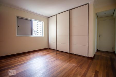 Quarto suíte de apartamento para alugar com 3 quartos, 120m² em Sumarezinho, São Paulo