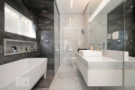 Apartamento à venda com 150m², 3 quartos e 1 vagaBanheiro da Suíte