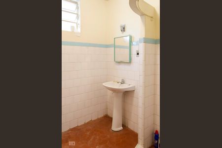 Banheiro de apartamento à venda com 2 quartos, 58m² em Marechal Rondon, Canoas