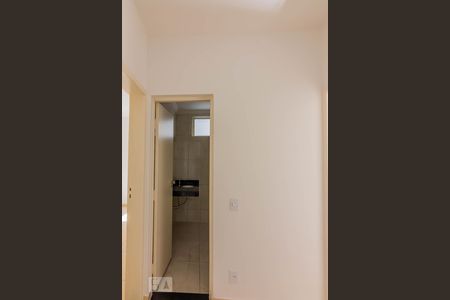 Corredor de apartamento para alugar com 2 quartos, 80m² em Santo Antônio, Belo Horizonte