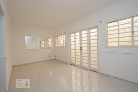 Casa de condomínio para alugar com 182m², 4 quartos e 1 vagaSala