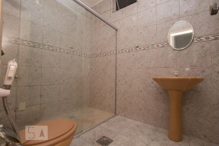 Casa de condomínio à venda com 182m², 4 quartos e 1 vaga Casa de condomínio à venda com 182m², 4 quartos e 1 vagaBanheiro