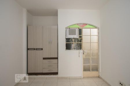 Casa de condomínio à venda com 182m², 4 quartos e 1 vaga Casa de condomínio à venda com 182m², 4 quartos e 1 vagaQuarto 4