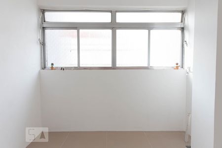 Cozinha de apartamento à venda com 1 quarto, 38m² em Jardim Itu Sabará, Porto Alegre