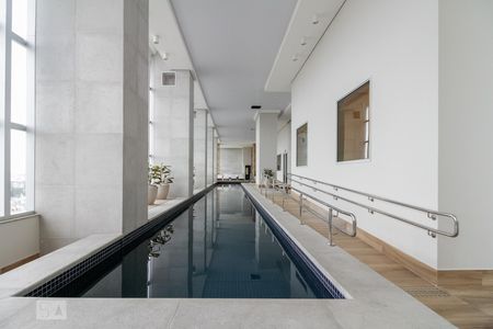 Studio à venda com 32m², 1 quarto e 1 vagaPiscina