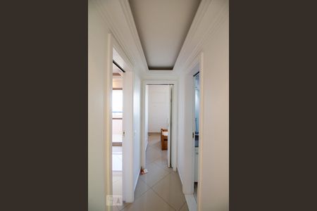 Corredor de apartamento para alugar com 2 quartos, 80m² em Barra da Tijuca, Rio de Janeiro