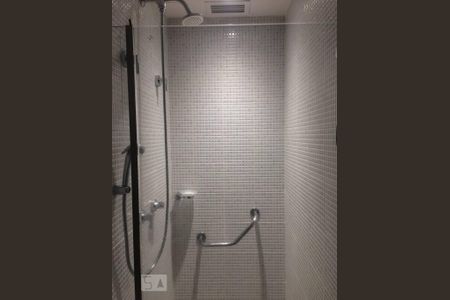 Banheiro de apartamento para alugar com 1 quarto, 30m² em Vila Nova Conceição, São Paulo