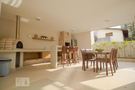 Apartamento para alugar com 117m², 3 quartos e 2 vagas Apartamento para alugar com 117m², 3 quartos e 2 vagasÁrea comum - Churrasqueira