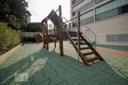 Apartamento para alugar com 117m², 3 quartos e 2 vagas Apartamento para alugar com 117m², 3 quartos e 2 vagasÁrea Comum - Playground