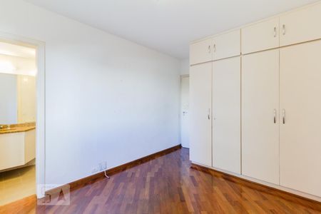 Primeira suíte de apartamento para alugar com 4 quartos, 142m² em Vila Nova Conceição, São Paulo