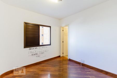 Primeira suíte de apartamento à venda com 4 quartos, 142m² em Vila Nova Conceição, São Paulo