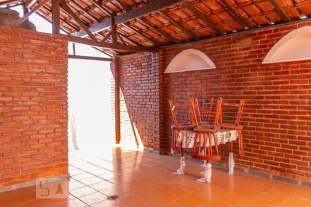 Casa à venda com 250m², 4 quartos e 3 vagas Casa à venda com 250m², 4 quartos e 3 vagasChurrasqueira