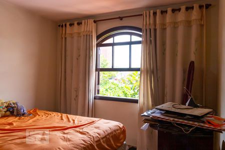 Casa à venda com 250m², 4 quartos e 3 vagas Casa à venda com 250m², 4 quartos e 3 vagasQuarto 3