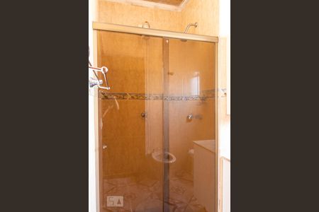 Casa à venda com 250m², 4 quartos e 3 vagas Casa à venda com 250m², 4 quartos e 3 vagasBanheiro