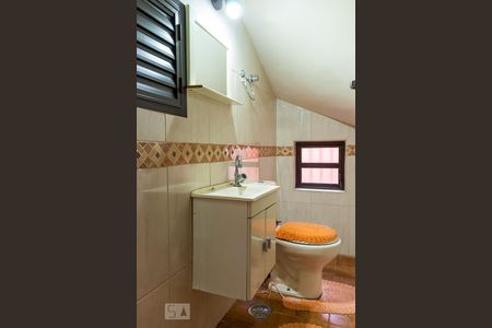 Casa à venda com 250m², 4 quartos e 3 vagas Casa à venda com 250m², 4 quartos e 3 vagasLavabo