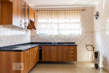 Casa à venda com 250m², 4 quartos e 3 vagas Casa à venda com 250m², 4 quartos e 3 vagasCozinha