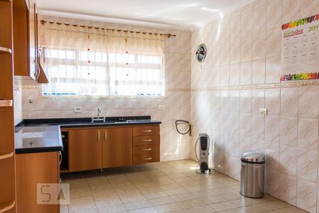 Casa à venda com 250m², 4 quartos e 3 vagas Casa à venda com 250m², 4 quartos e 3 vagasCozinha