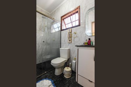 Casa à venda com 280m², 3 quartos e 3 vagasBanheiro da Suíte 2