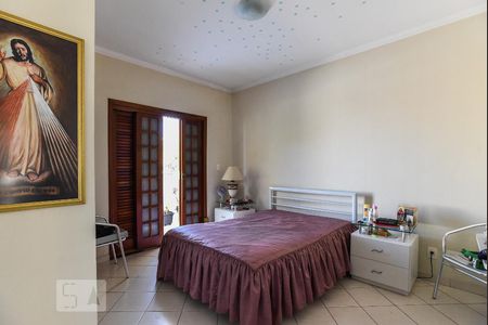 Casa à venda com 280m², 3 quartos e 3 vagasSuíte 2