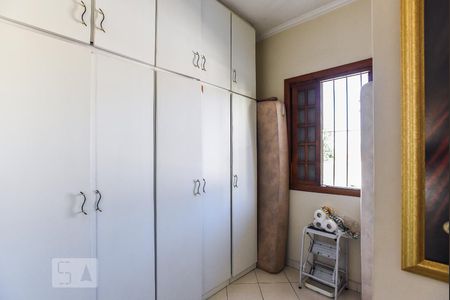 Casa à venda com 280m², 3 quartos e 3 vagasSuíte 2