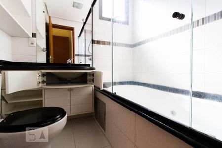 Banheiro da Suíte de apartamento à venda com 2 quartos, 72m² em Partenon, Porto Alegre