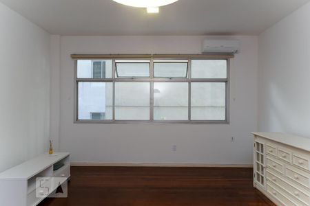 Apartamento à venda com 100m², 3 quartos e 2 vagasSala