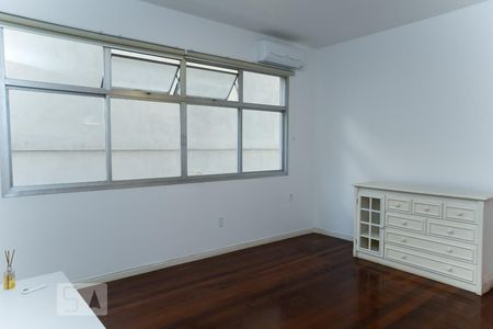 Apartamento à venda com 100m², 3 quartos e 2 vagasSala