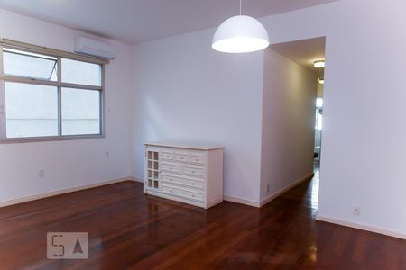 Apartamento à venda com 100m², 3 quartos e 2 vagasSala