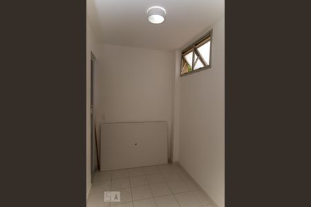 Apartamento à venda com 100m², 3 quartos e 2 vagasDependência de Serviço