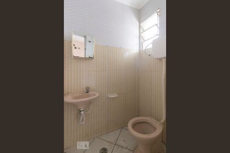 Banheiro de Apartamento com 1 quarto, 50m² Casa Verde