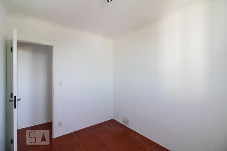 Quarto de apartamento para alugar com 2 quartos, 54m² em Quitaúna, Osasco