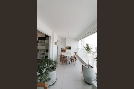 Varanda  de apartamento para alugar com 3 quartos, 127m² em Vila Firmiano Pinto, São Paulo