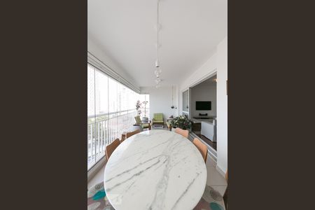 Varanda  de apartamento para alugar com 3 quartos, 127m² em Vila Firmiano Pinto, São Paulo