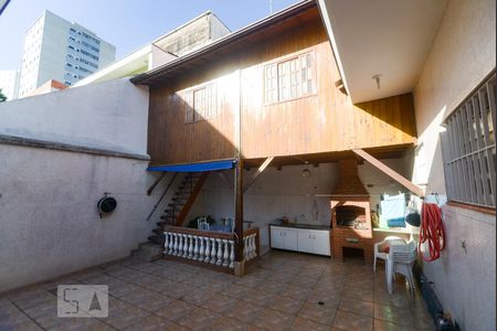 Casa à venda com 300m², 3 quartos e 5 vagas Casa à venda com 300m², 3 quartos e 5 vagasQuintal